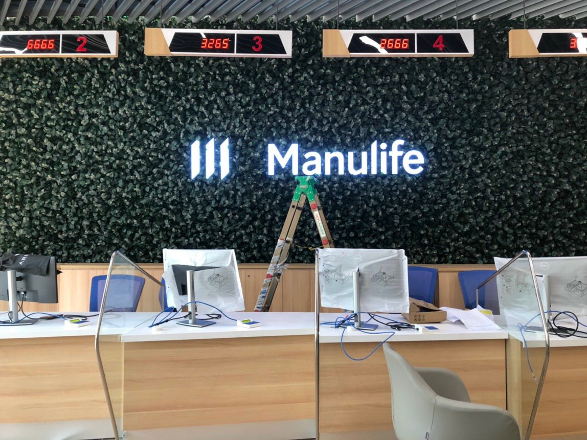 chi tiết Alu, Inox, Mica, LED trên biển hiệu quảng cáo cực kỳ sắc nét